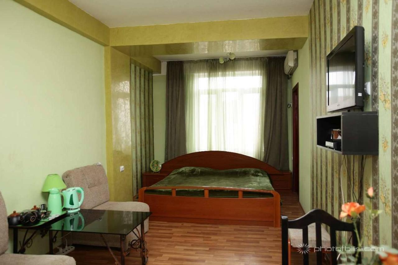 Niko'S Apartments On Shartava Street Tbilisi ภายนอก รูปภาพ